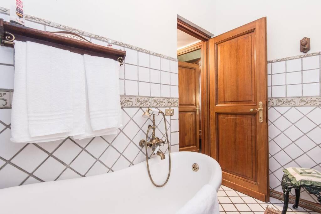 Spanish Steps Deluxe